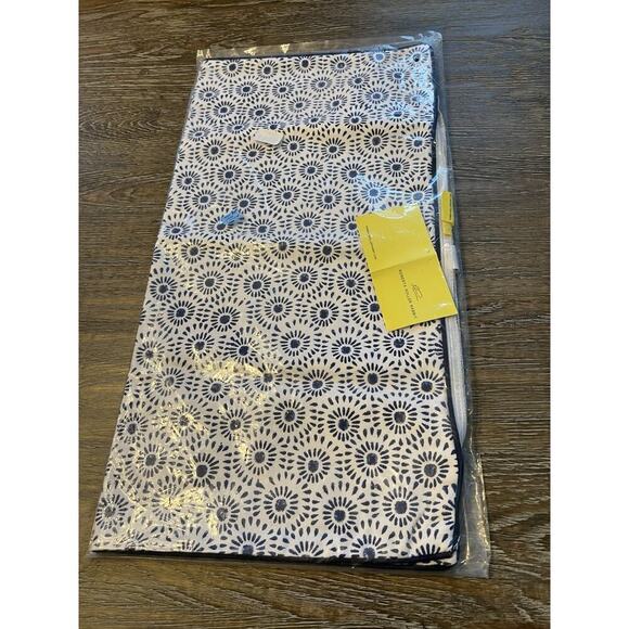 NWT Roberta Roller Rabbit Pillow Cover 22x22 100% Cotton White Blue Print - Picture 9 of 9